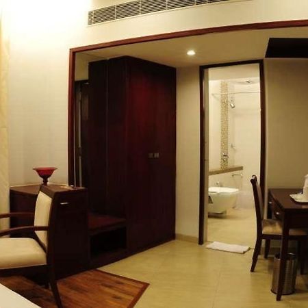 Lotus Park Hotell Bangalore Eksteriør bilde