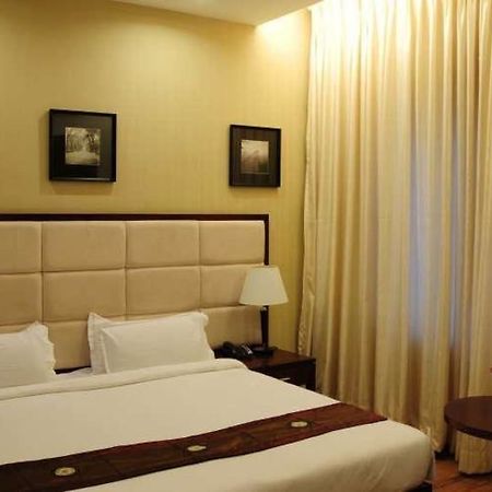 Lotus Park Hotell Bangalore Eksteriør bilde