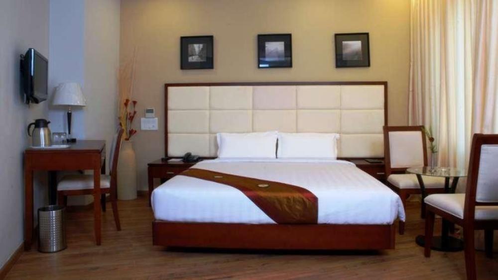 Lotus Park Hotell Bangalore Eksteriør bilde