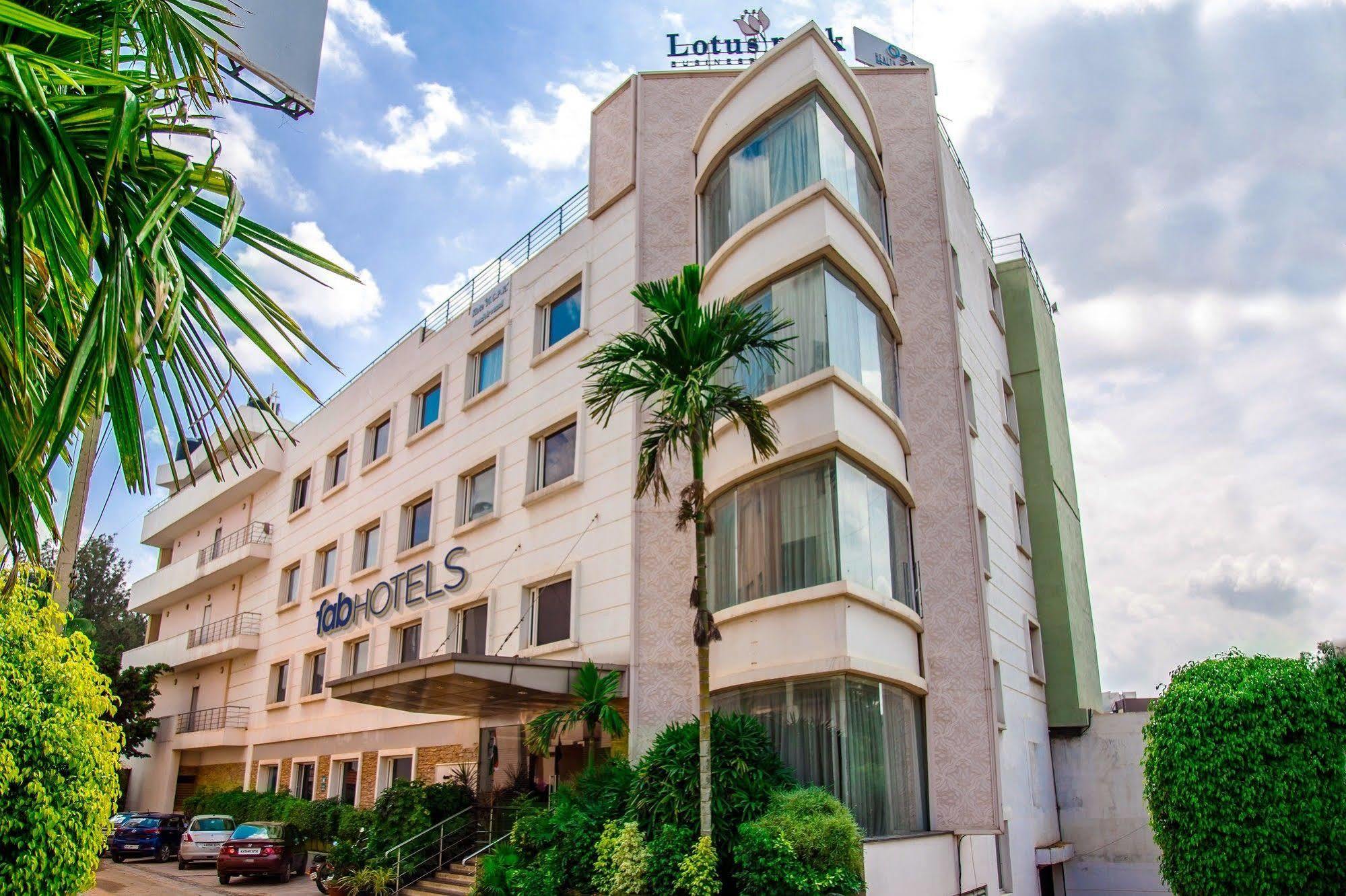Lotus Park Hotell Bangalore Eksteriør bilde
