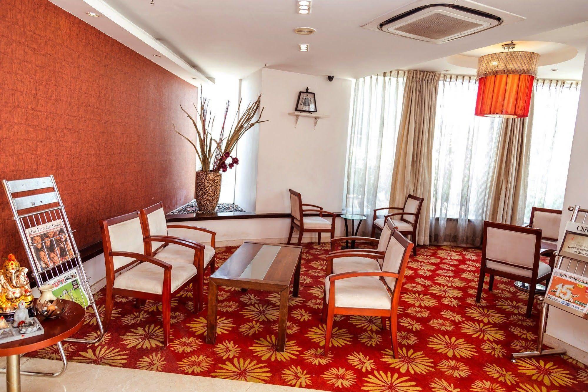 Lotus Park Hotell Bangalore Eksteriør bilde