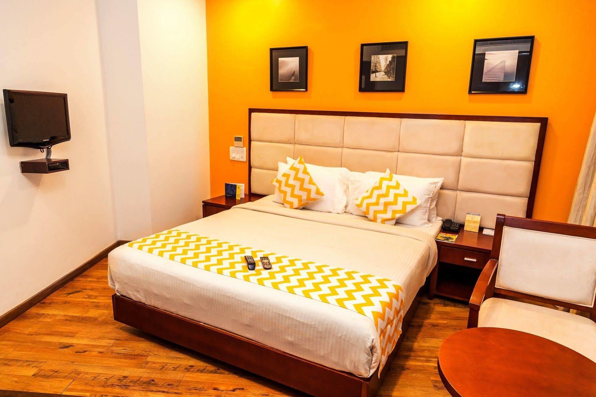 Lotus Park Hotell Bangalore Eksteriør bilde