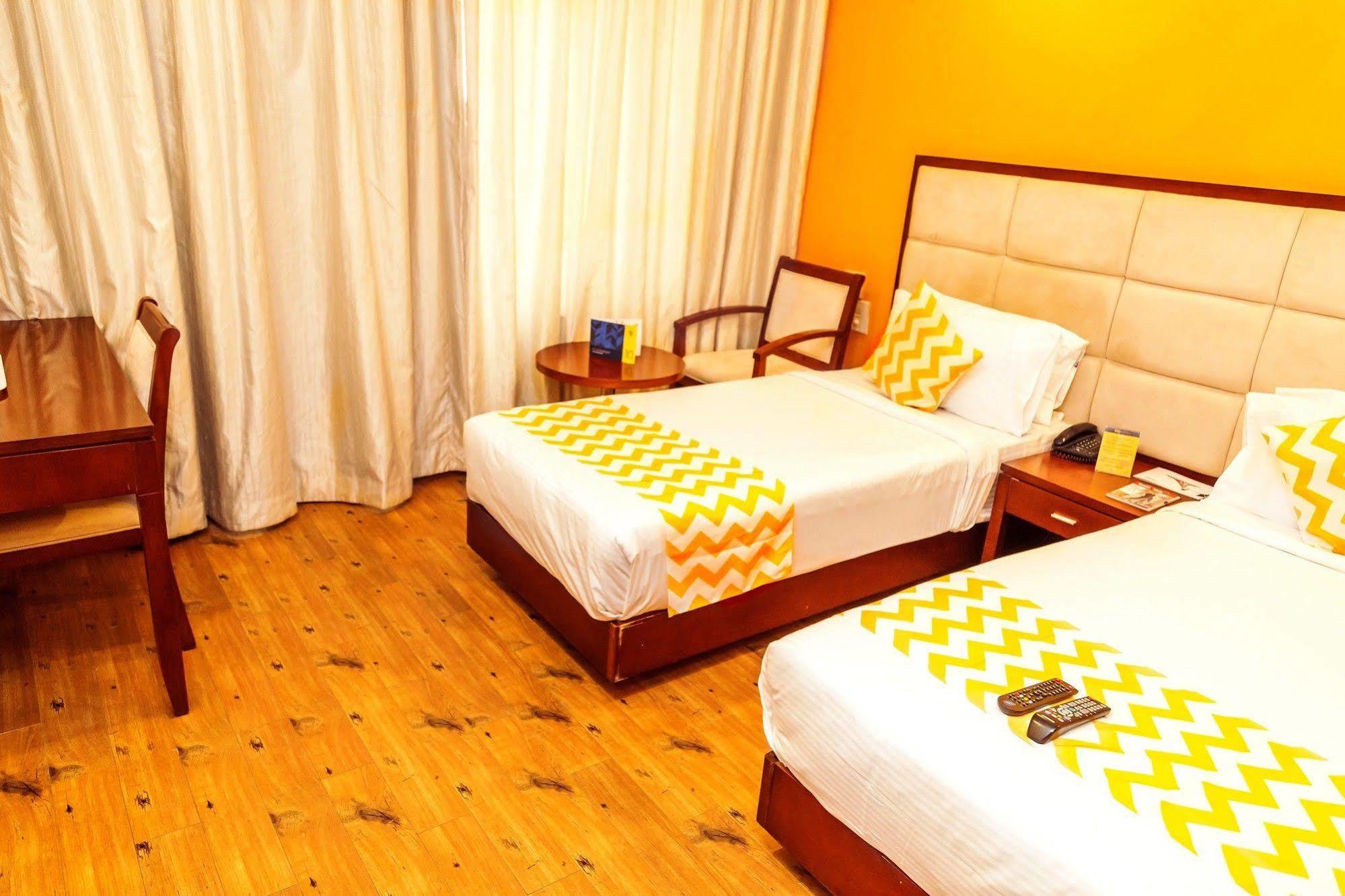 Lotus Park Hotell Bangalore Eksteriør bilde