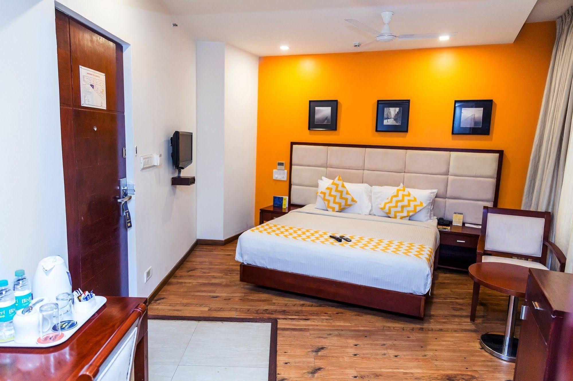 Lotus Park Hotell Bangalore Eksteriør bilde