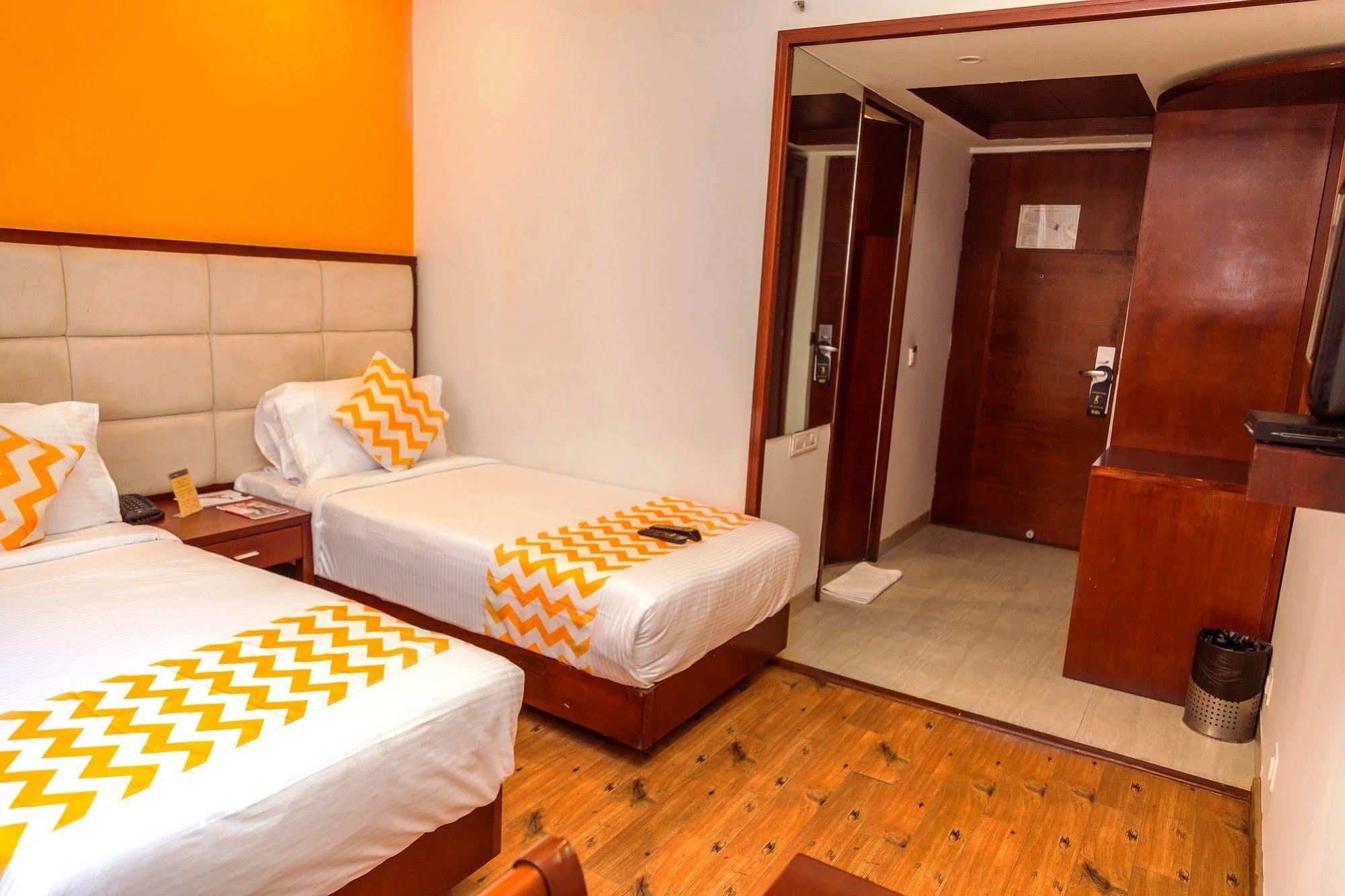 Lotus Park Hotell Bangalore Eksteriør bilde
