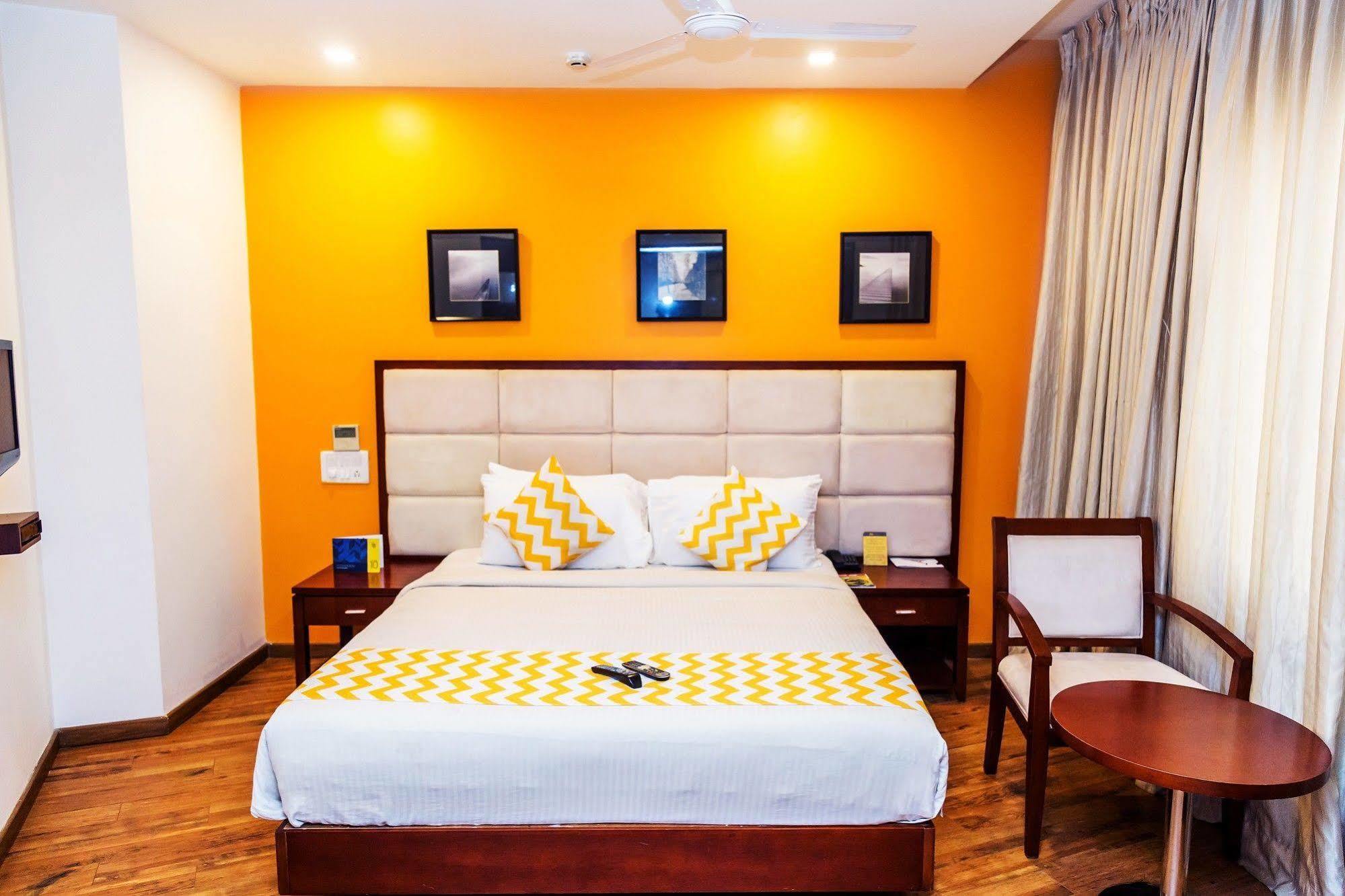 Lotus Park Hotell Bangalore Eksteriør bilde