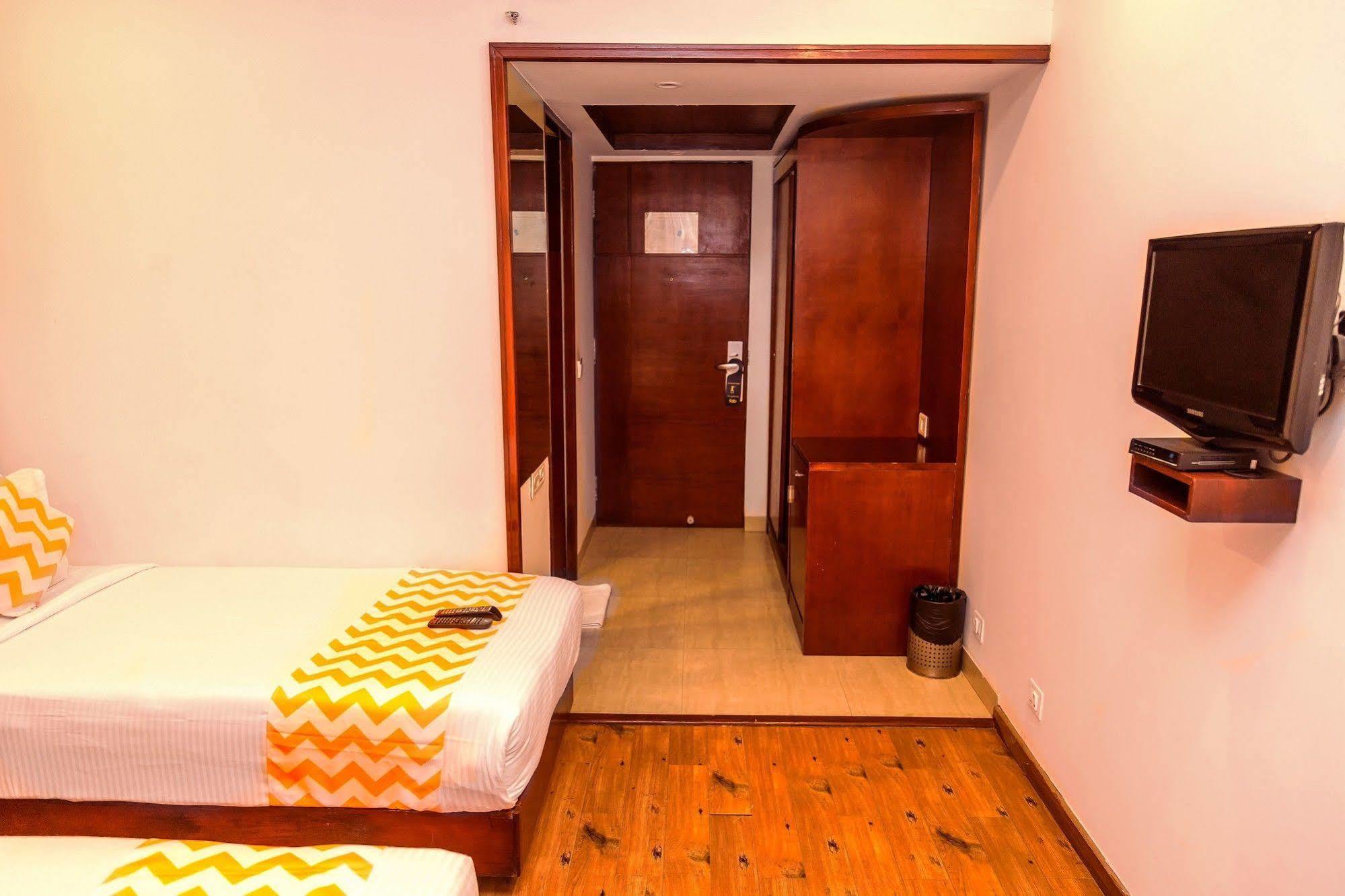 Lotus Park Hotell Bangalore Eksteriør bilde