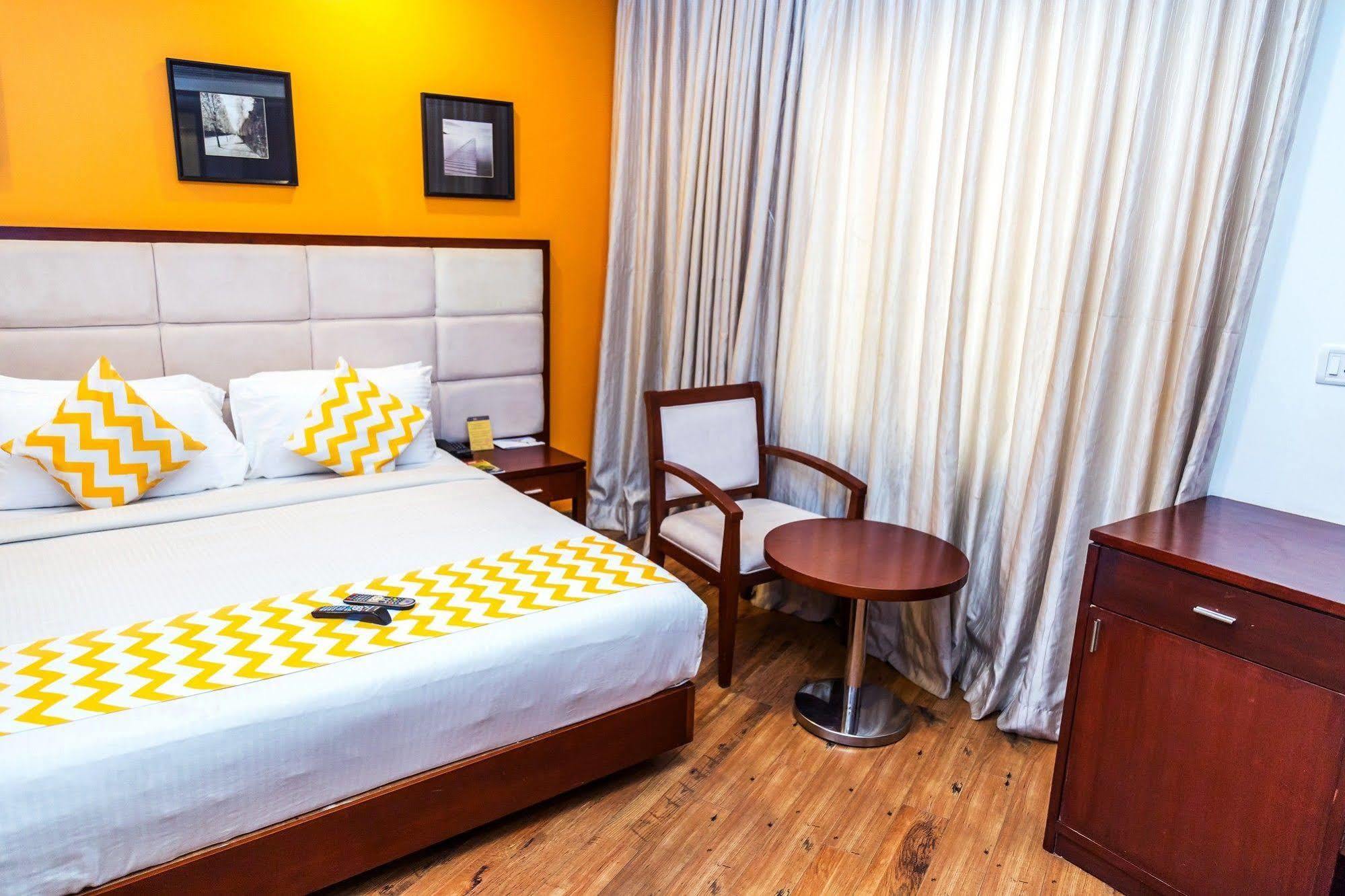 Lotus Park Hotell Bangalore Eksteriør bilde