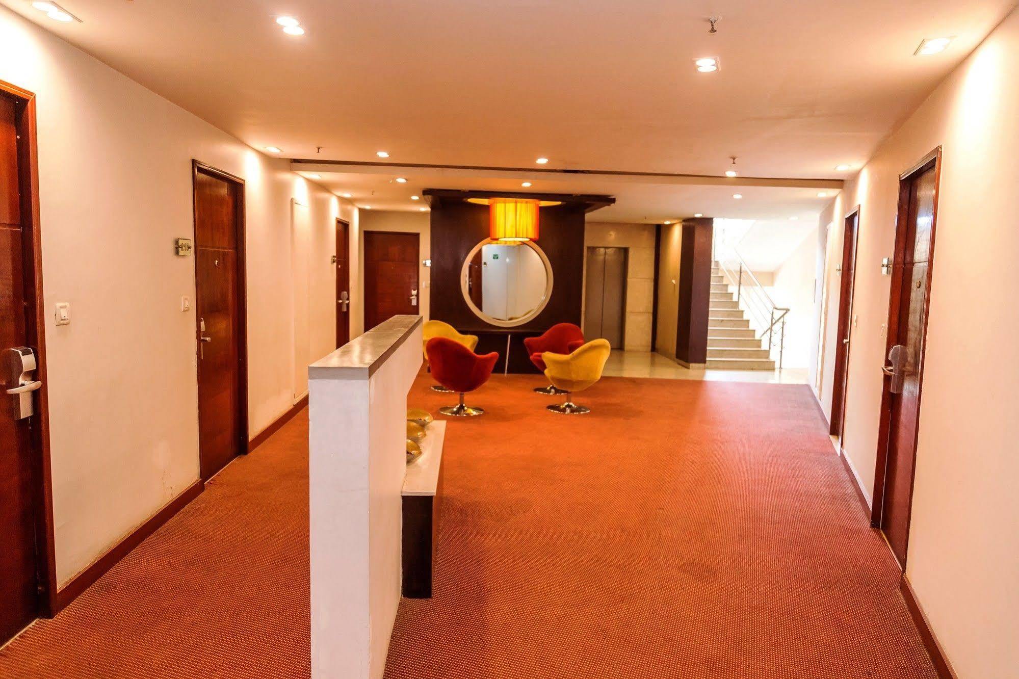 Lotus Park Hotell Bangalore Eksteriør bilde